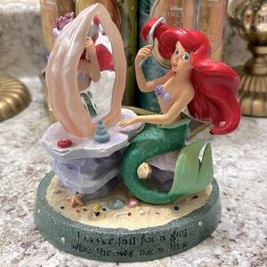Vintage RARE LITTLE MERMAID ARIEL, vanity figuring collectible . Disney 🎀💕